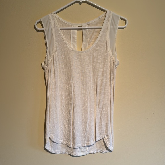 Four (4) Banana Republic tank tops - all size medium. - Picture 4 of 9